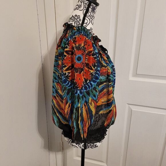 Beautiful feathered design sheer top - Picture 2 of 6